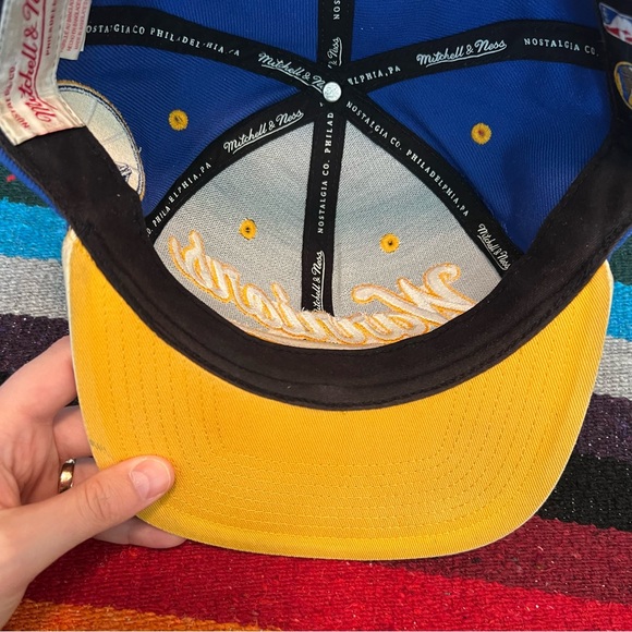 Mitchell and Ness Golden State Warriors SnapBack Hat Hand washed - Picture 8 of 15